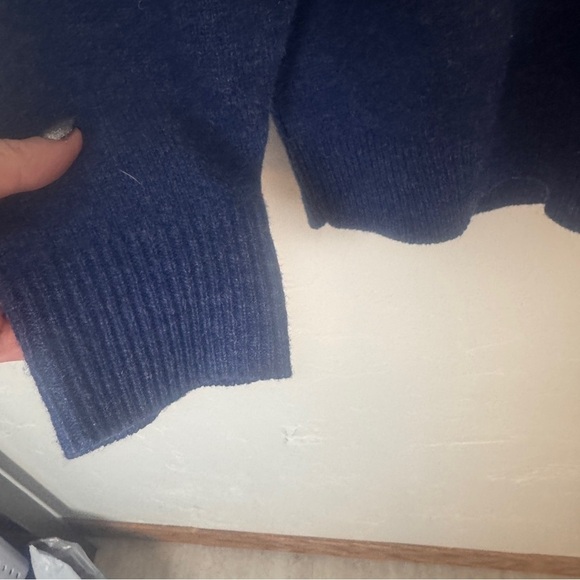 Blarney Woollen Mills wool sweater - Picture 3 of 7